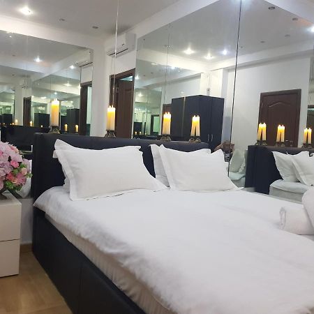 Mirrors Room Mega Mall National Arena Bukares Bagian luar foto