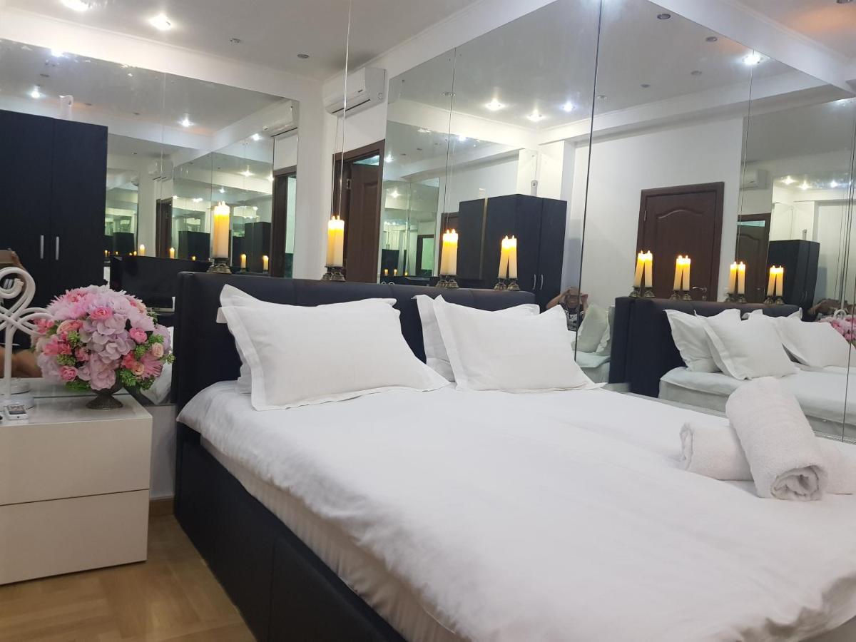 Mirrors Room Mega Mall National Arena Bukares Bagian luar foto